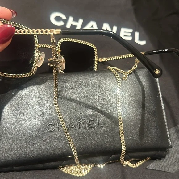 Chanel sunglasses - Picture 4 of 7